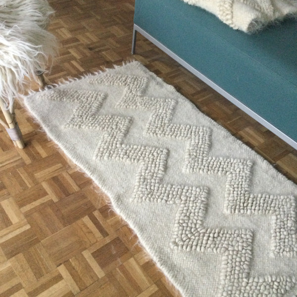 White ZigZag Rug Organic Sheep Wool Scandi Style. Handwoven