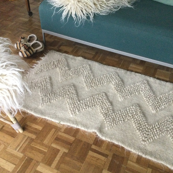 White ZigZag Rug Organic Sheep Wool Scandi Style. Handwoven