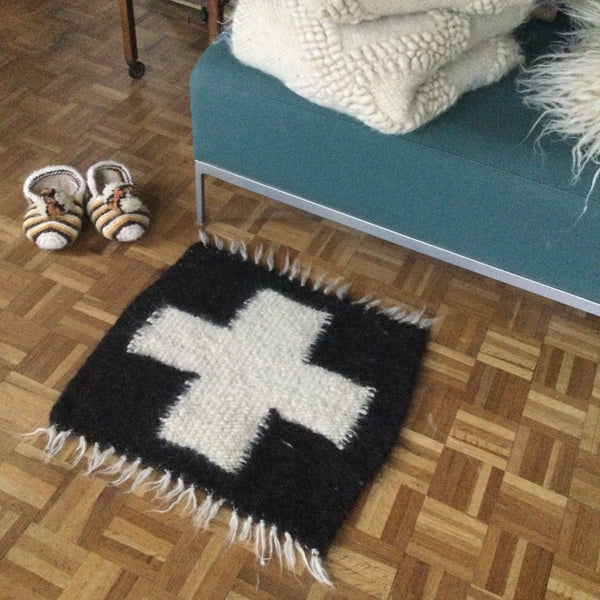 Cross Seat Pad | Seat Cover. Handwoven . Wool.