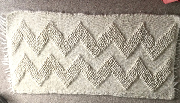 White ZigZag Rug Organic Sheep Wool Scandi Style. Handwoven