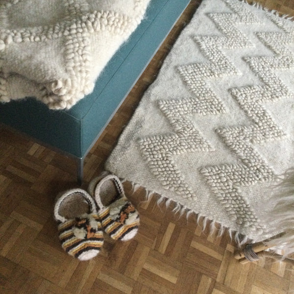 White ZigZag Rug Organic Sheep Wool Scandi Style. Handwoven