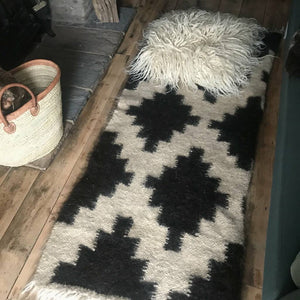 Monochrome wool rug