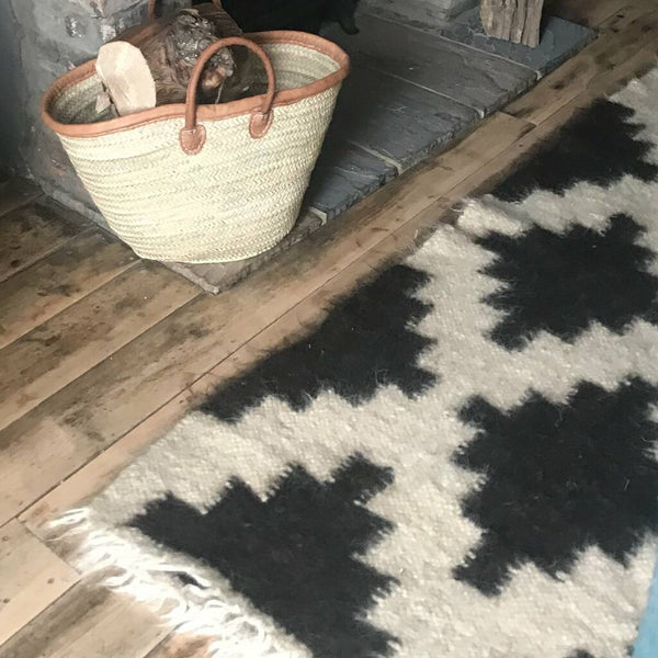 Monochrome wool rug